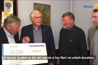 Overrækkelse af checken til ShelterBox Danmark